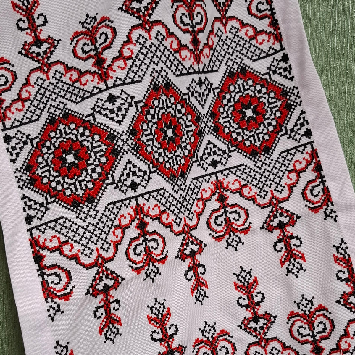 Ukrainian Rushnyk "Zlahoda" Black and Red – Traditional Embroidered Towel on Homespun Fabric – Cross-Stitch Machine Embroidery 175x32cm