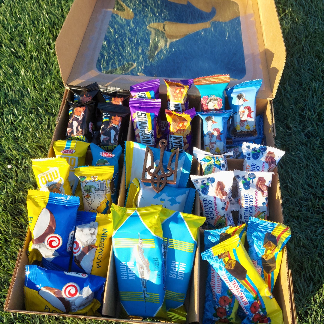 Patriotic Ukrainian Gift Box (Українські сувеніри)