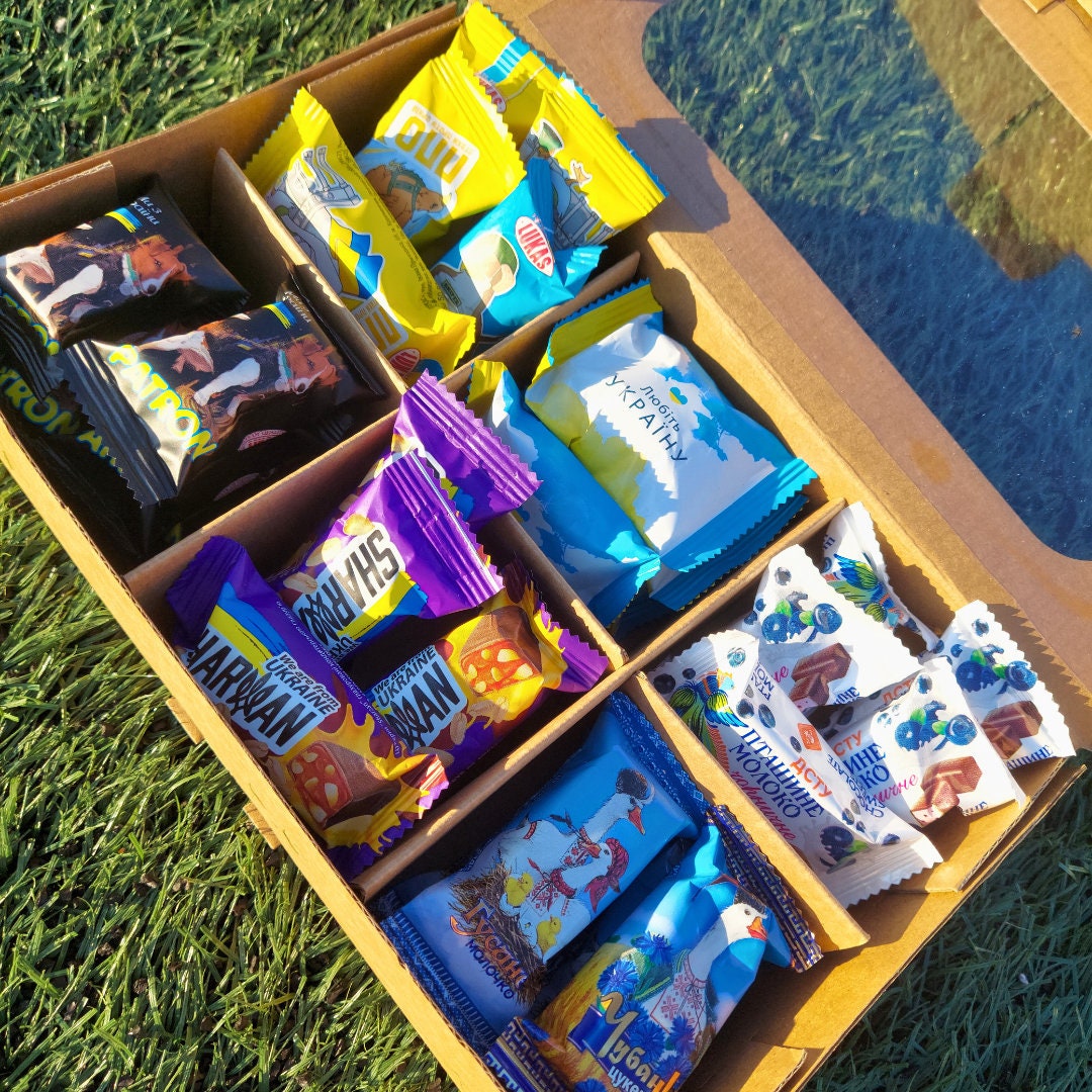 Patriotic Ukrainian Gift Box (Українські сувеніри)