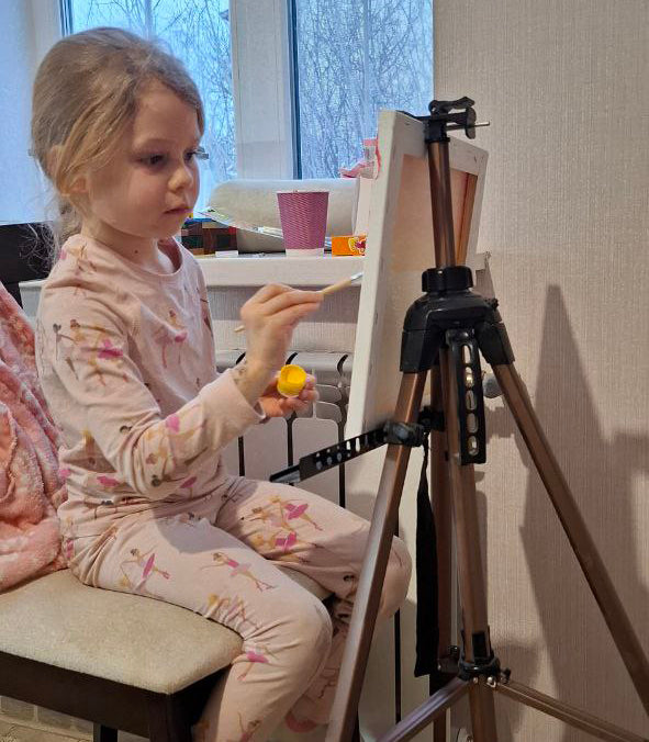 Support Ukrainian Little Artist (Space.jpg). (Дитяча картина)