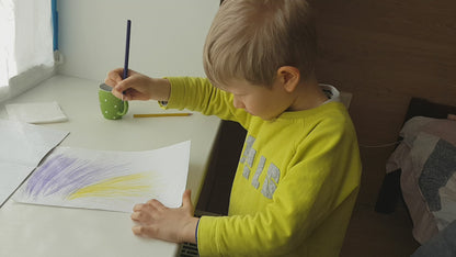 Support the Ukrainian little artist. (Дитяча картина)