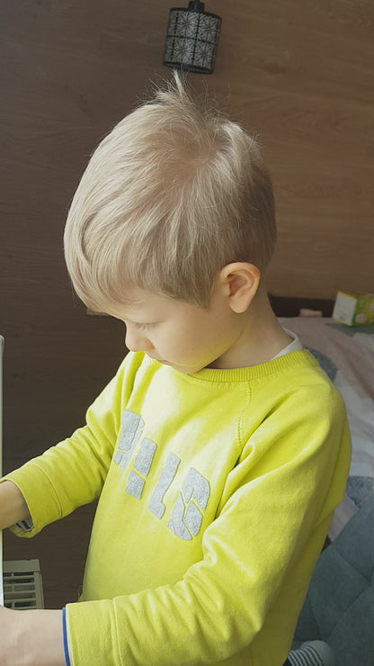 Support the Ukrainian little artist. (Дитяча картина)