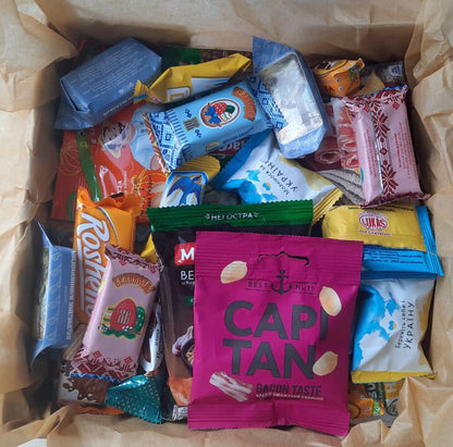 Ukrainian Box (Українські сувеніри)(10-90 pcs).
