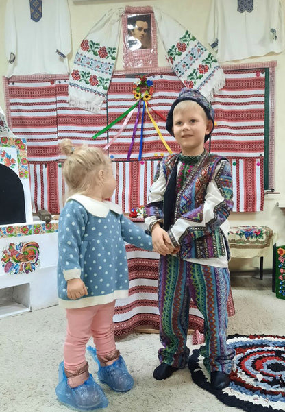 Support the Ukrainian little artist. (Дитяча картина)